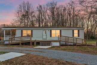 9291 Staple Ln, Mechanicsville, VA 23116