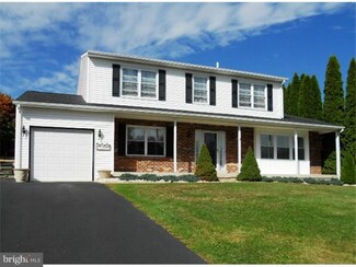1000 Crimson Ln, Pottstown, PA 19464