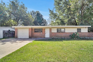 6423 Julia Dr, Milton, FL 32570