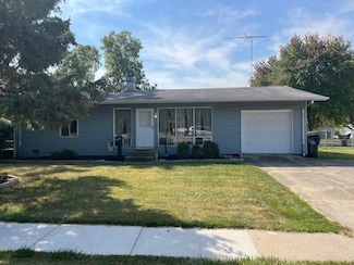 505 W Spring St, South Elgin, IL 60177