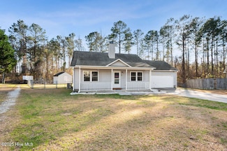 318 Firethorn Ln, Jacksonville, NC 28546