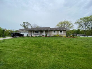 24 Berkshire Rd Unit 1, MacKinaw, IL 61755