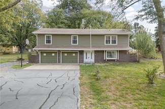 621 Valley St, Lathrop, MO 64465