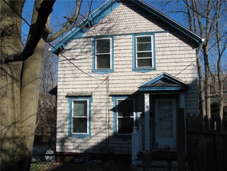 4 River St, Cumberland, RI 02864
