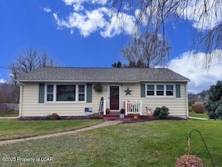 7 Lions Dr, Drums, PA 18222