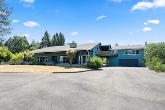 1756 Southgate Way, Grants Pass, OR 97527