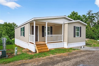 15 Surf Dr Unit 1, Finleyville, PA 15332