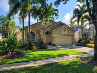 10367 Lima St, Hollywood, FL 33026