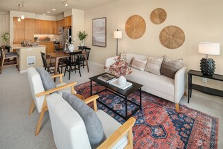 180 Harbor Sq Loop NE Unit B421, Bainbridge Island, WA 98110