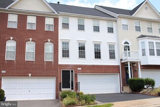 5263 Ballycastle Cir, Alexandria, VA 22315