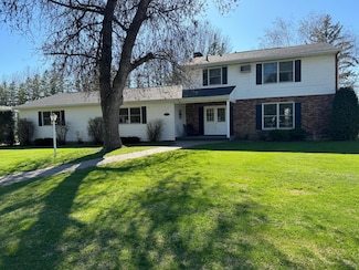 701 Main Ave N, Roseau, MN 56751