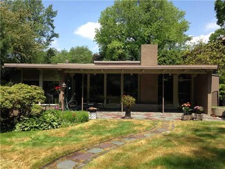 2328 Marbury Rd, Pittsburgh, PA 15221