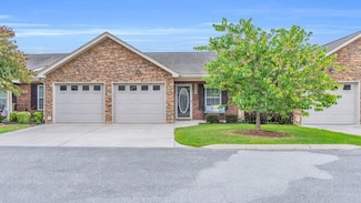 202 Applebrook Dr, Rossville, GA 30741
