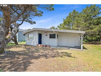 8890 Ocean Crest Ln, Manzanita, OR 97130