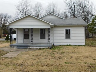 101 Magnolia St, Charleston, MO 63834