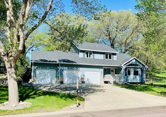 517 Valley Dr, Fergus Falls, MN 56537