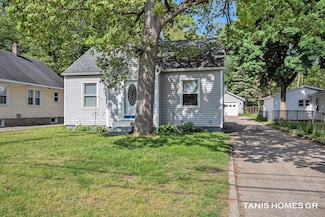 3635 Burlingame Ave SW, Wyoming, MI 49509