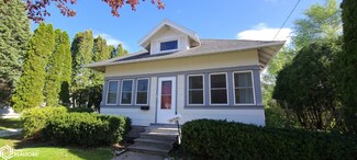 410 W 2nd St, Vinton, IA 52349