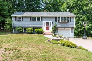 28 Summit Dr, Atkinson, NH 03811