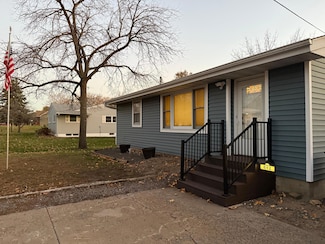 612 E 3rd St, Monticello, MN 55362