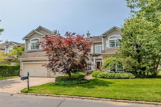 67 Hamlet Dr, Mount Sinai, NY 11766