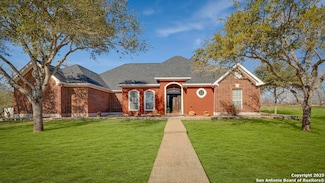 1007 Bluebonnet Ln, Adkins, TX 78101