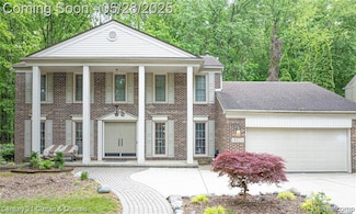 18500 Mayfield St, Livonia, MI 48152