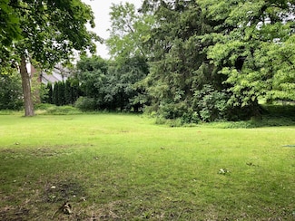 870 Woodbine Ln, Lake Forest, IL 60045
