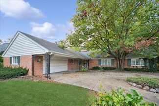 1080 Hillcrest Rd, Glencoe, IL 60022