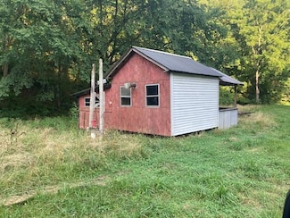 1 Blacks Branch Spur, Burkesville, KY 42717