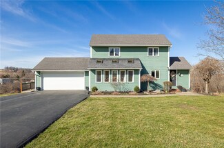 5138 Silvernail Dr, Canandaigua, NY 14424