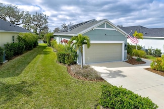 3631 Shimmering Oaks Dr, Parrish, FL 34219
