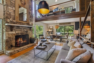 15 Elm Ct, Highlands, NC 28741