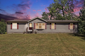 45199 40th St, Paw Paw, MI 49079