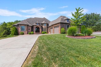1112 Ledgestone Ln, Branson West, MO 65737