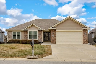 2119 NW Hedgewood Dr, Grain Valley, MO 64029