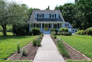 42 Upper College Rd, Kingston, RI 02881