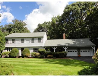 5 Old Lantern Cir, Paxton, MA 01612