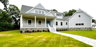 487 Menauhant Rd, Falmouth, MA 02536
