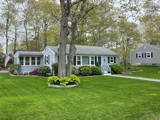 2 Naushon Rd, Mashpee, MA 02649