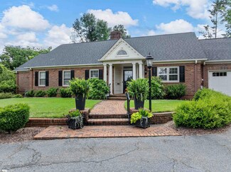 1076 Woodburn Rd, Spartanburg, SC 29302
