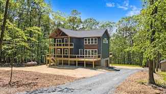 128 Copper Mountain Dr, Tafton, PA 18464