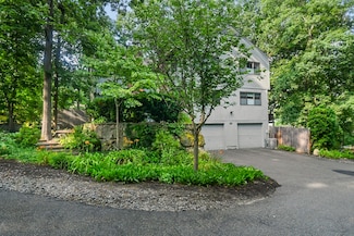 64 Mountain Gate Rd, Ashland, MA 01721