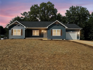 325 Code Cir, Seneca, SC 29678