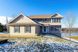 915 Crestview Dr, Sherrard, IL 61281