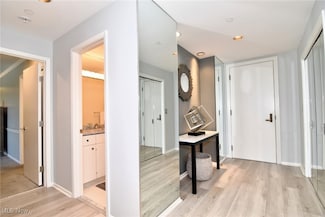 27500 Cedar Rd Unit 406, Beachwood, OH 44122