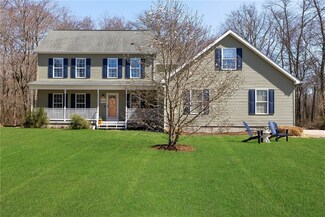132 Beach Ave, Jamestown, RI 02835