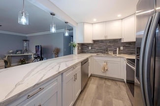 922 Flanders Dr Unit T, Delray Beach, FL 33484