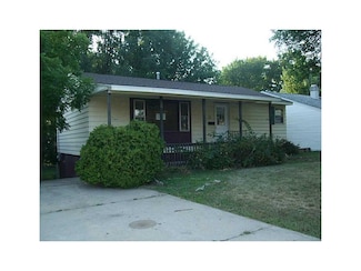 110 2nd Ave, Hiawatha, IA 52233
