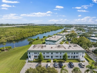 2800 Indian River Blvd Unit M7, Vero Beach, FL 32960